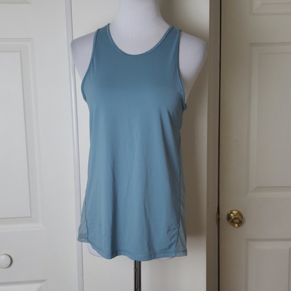 Victoria Sport Tops - Victoria sport open slit back tank